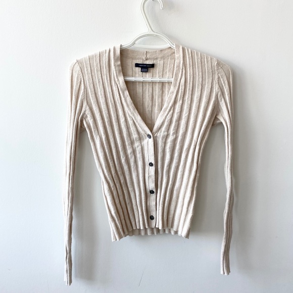 American Eagle fitted button up v-neck cardigan - Picture 4 of 10